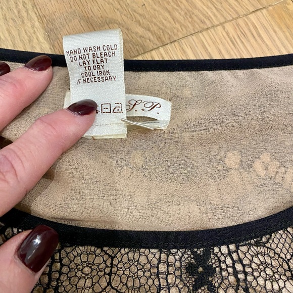 MSSP Brand/Max Studio Black & Nude Lace Detailed Long Sleeve Blouse, SIZE XS. - Picture 11 of 15